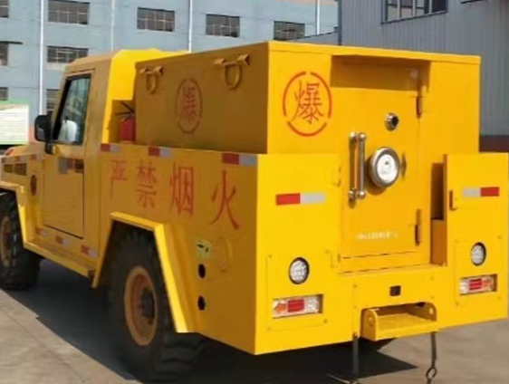 永嘉凯龙爆破器材运输车：保障爆破任务的安全运行